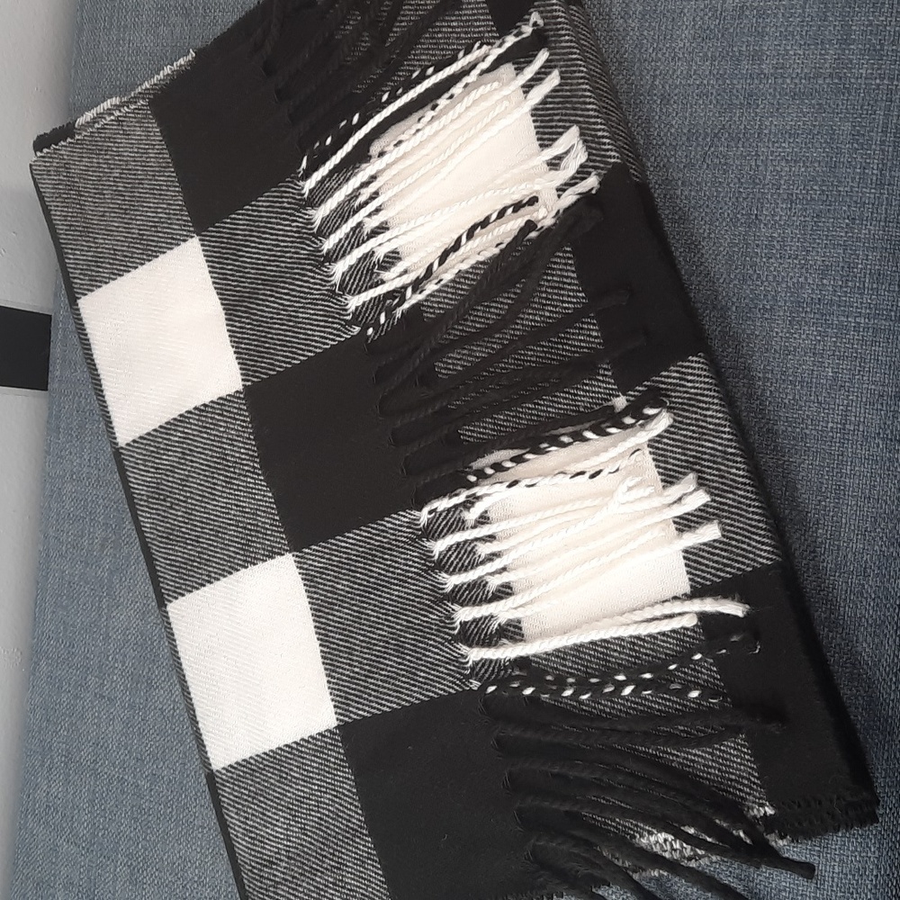 Black White Buffalo Plaid Check Scarf Soft Viscose Fashion Warm Fringe NWT